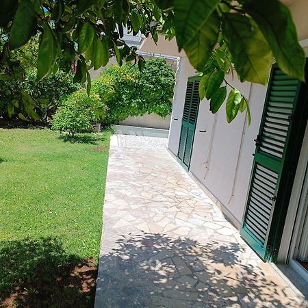 Apartamento Valentinas Garden Split Exterior foto