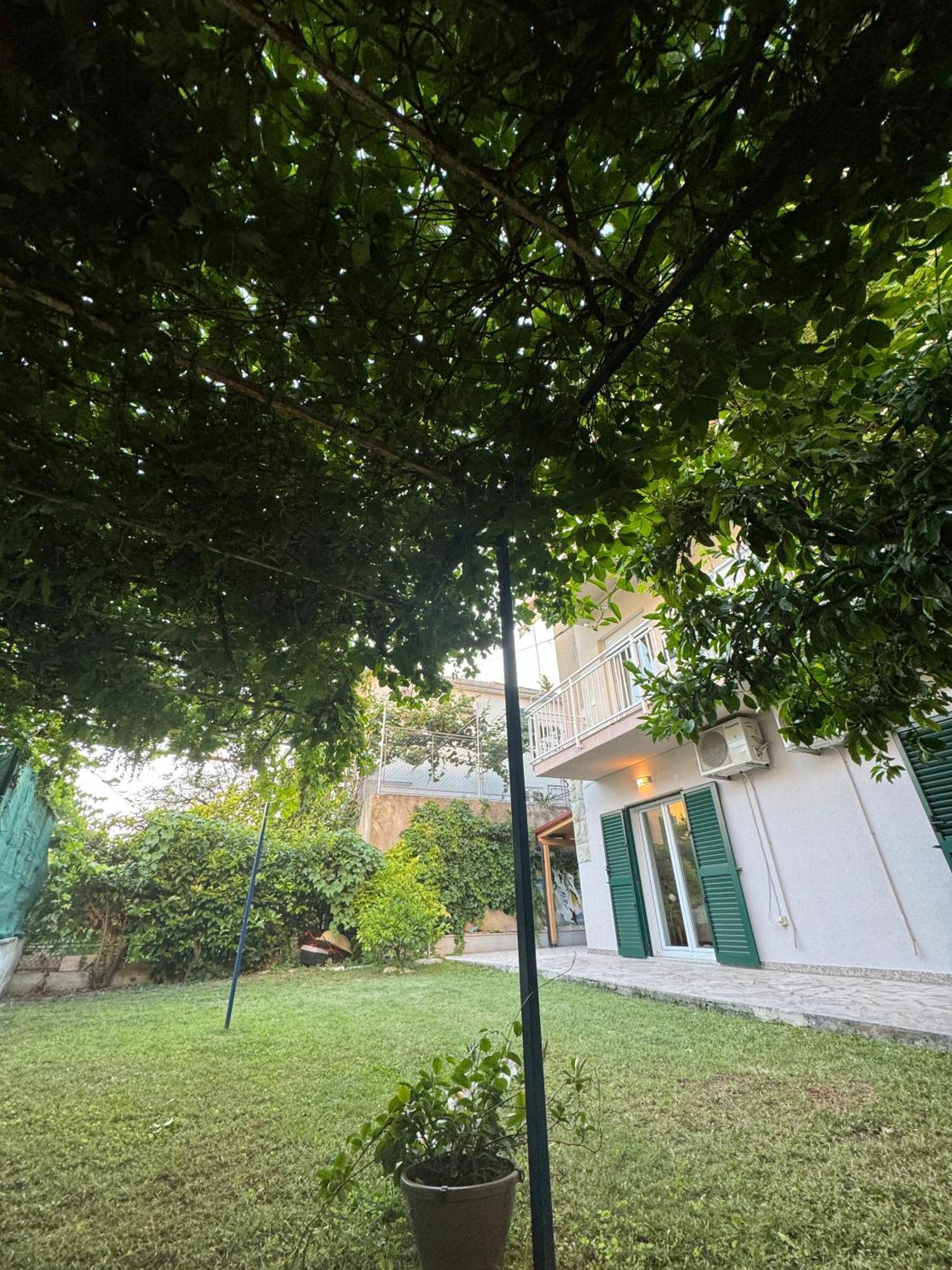 Apartamento Valentinas Garden Split Exterior foto